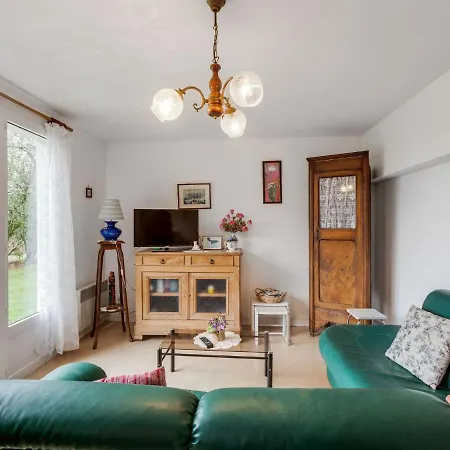 Tatil Evi Pretty Holiday Home With Garden In Priziac *